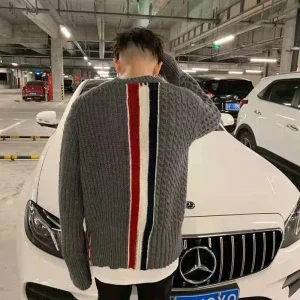 New retro twist thick thick pure round neck pullover sweater for men and women warm red, white and blue sweater.